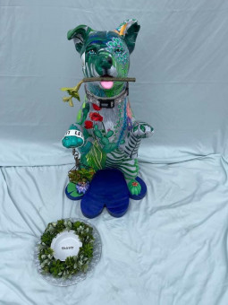 Finished Dog Sculpture 15- Paws on the Platte 2021