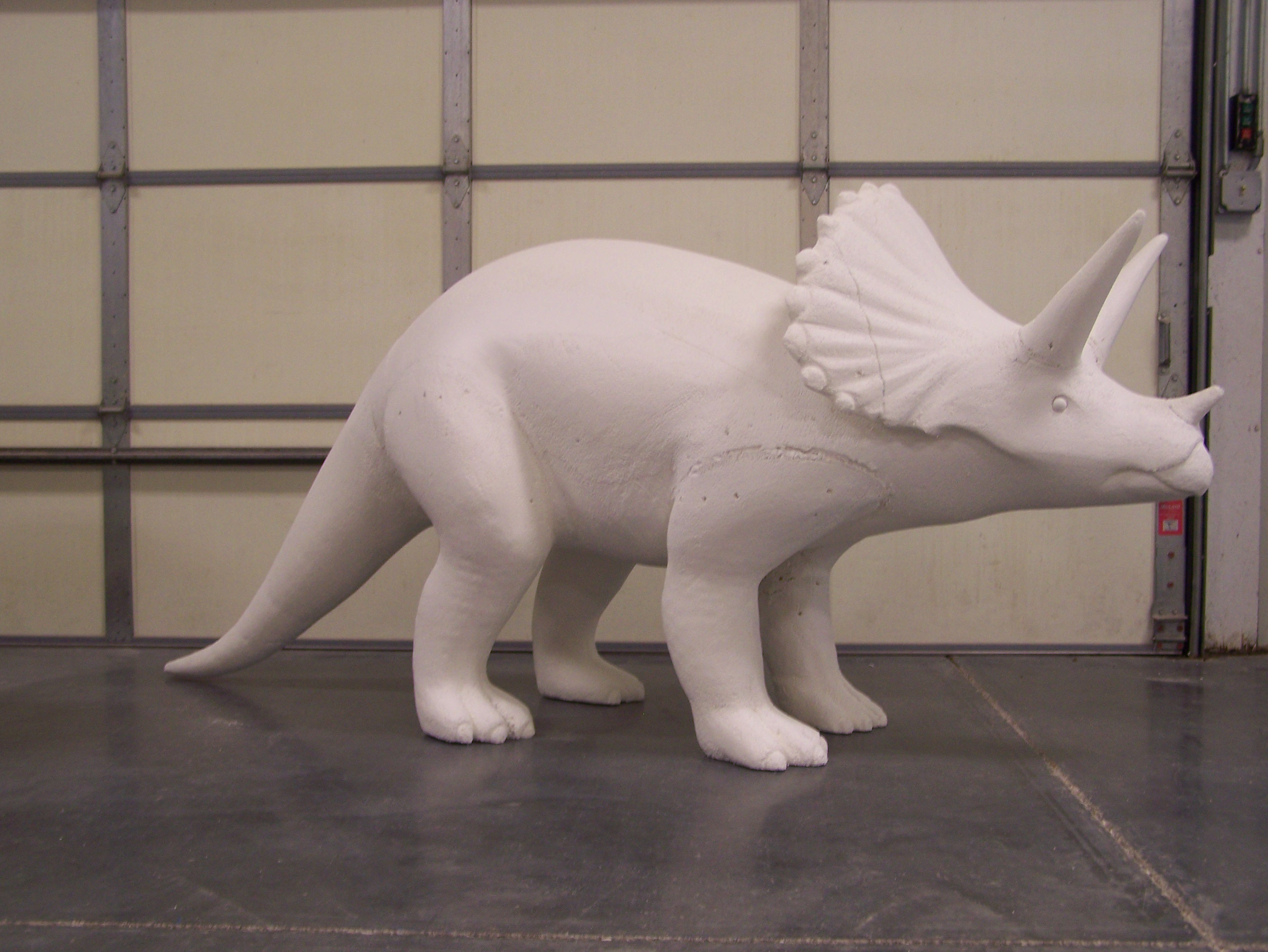 Paintable fiberglass dinosaur for fiberglass animal art projects
