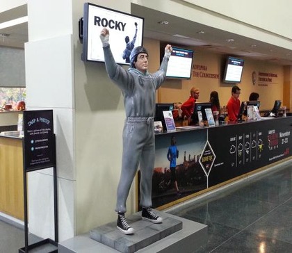 Philadelphia-Visitors-Center-Rocky-Statue-3